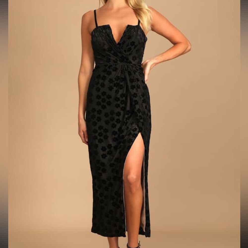 Lulu’s Limousine Lifestyle Black Burnout Velvet Floral Midi Dress